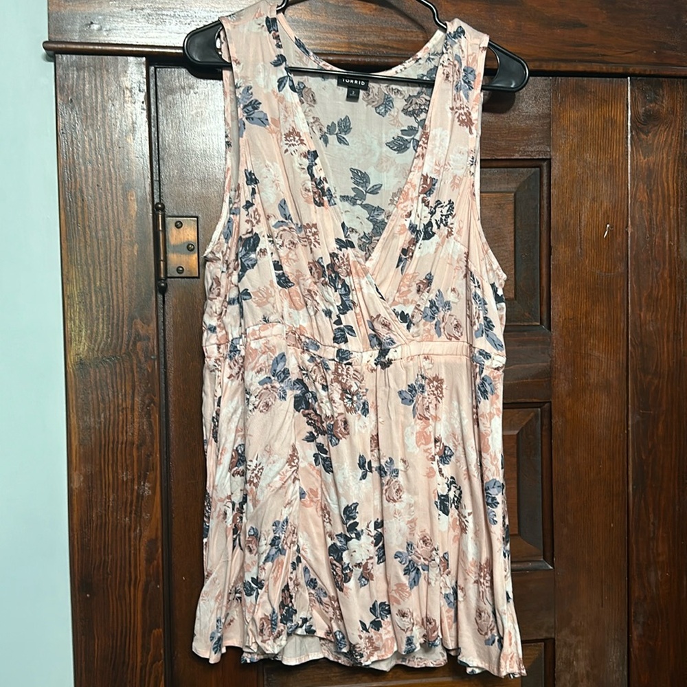 Torrid Floral Top EUC